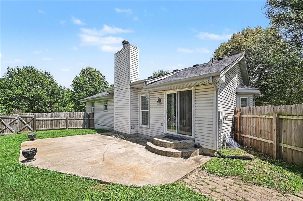 1720 Regency Drive — photo 24