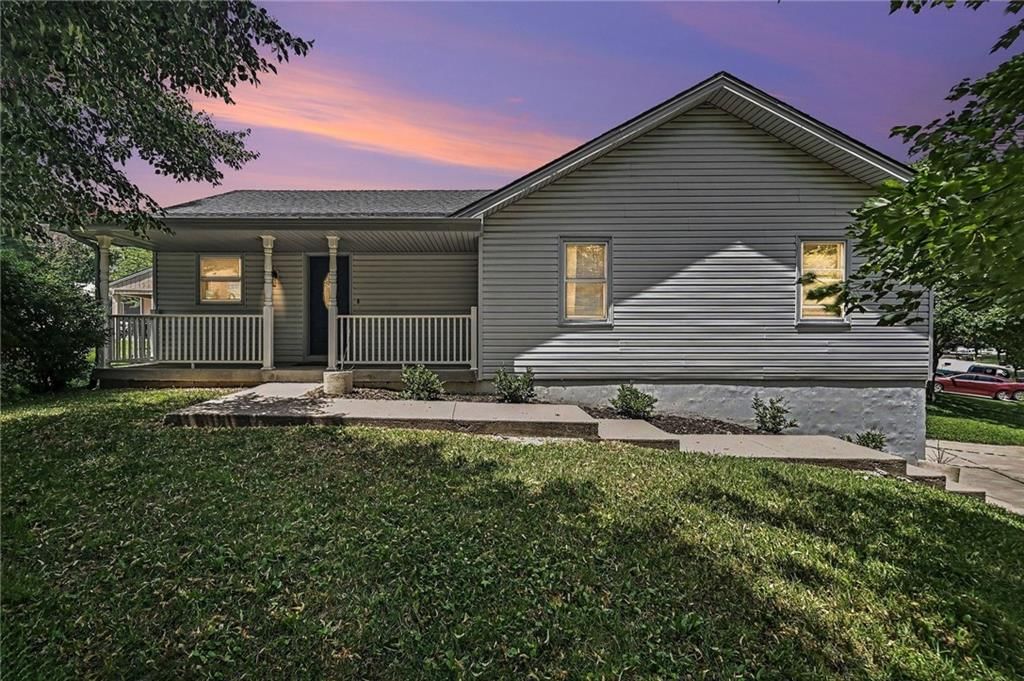 1720 Regency Drive — photo 26