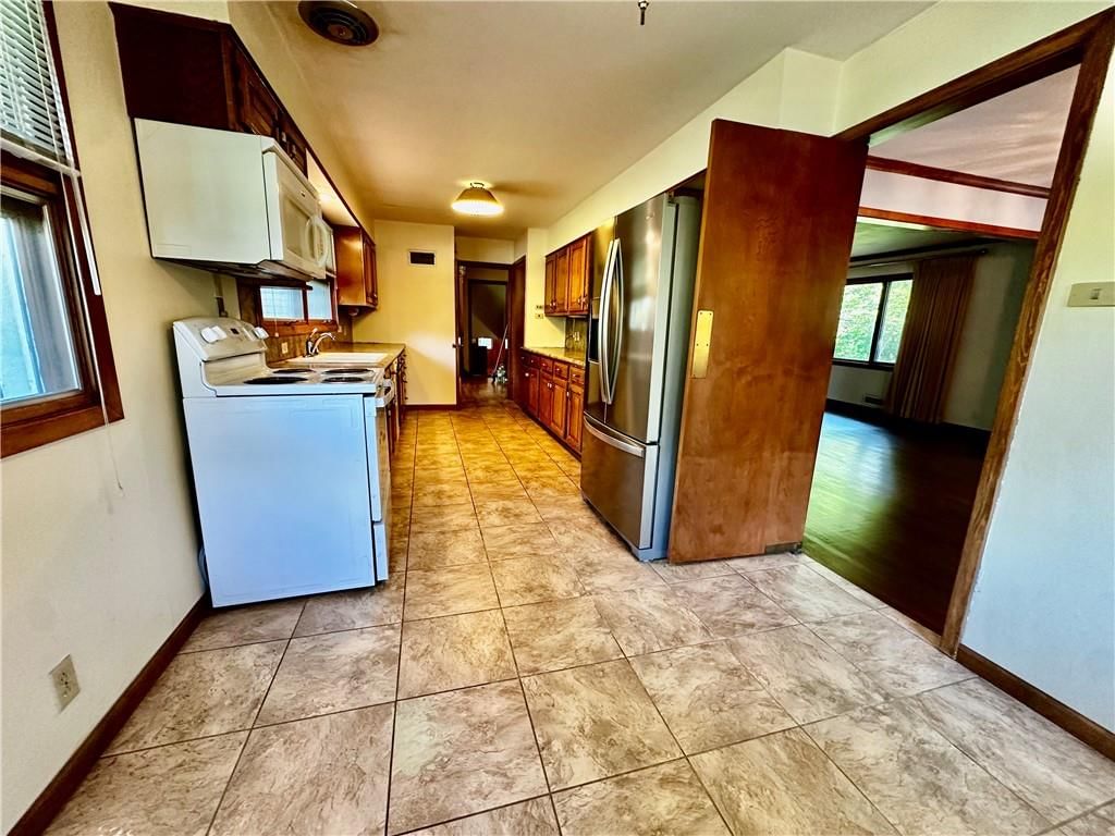 403 Lawn Avenue — photo 13