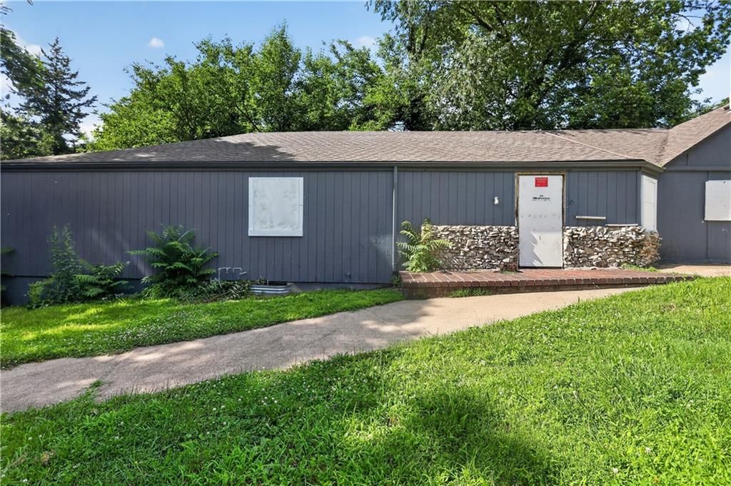 8155 Holmes Road — photo 12