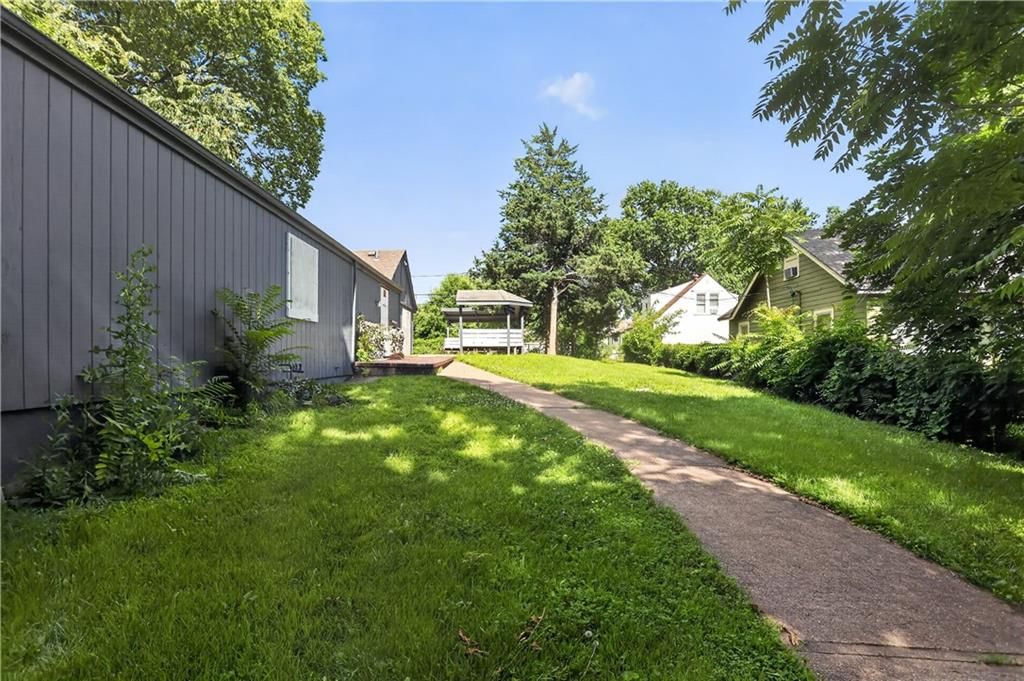 8155 Holmes Road — photo 13