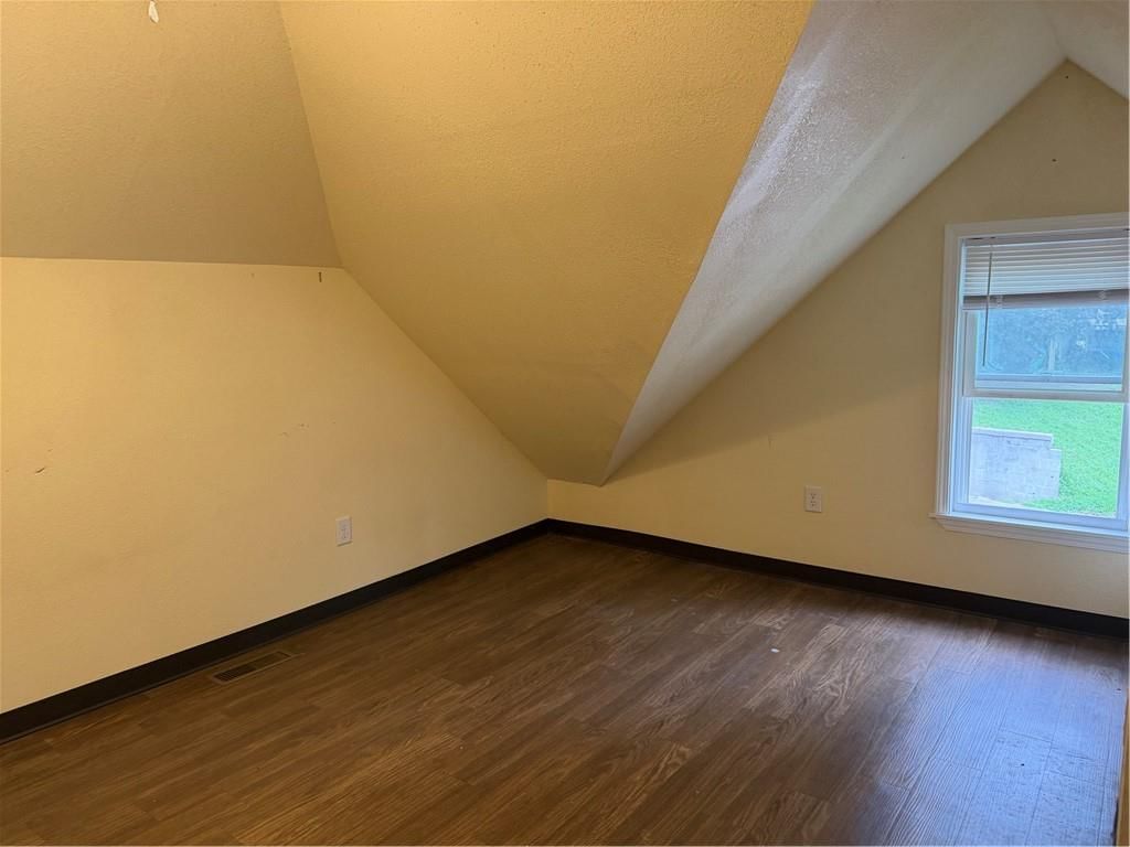 904 Vine Street — photo 17