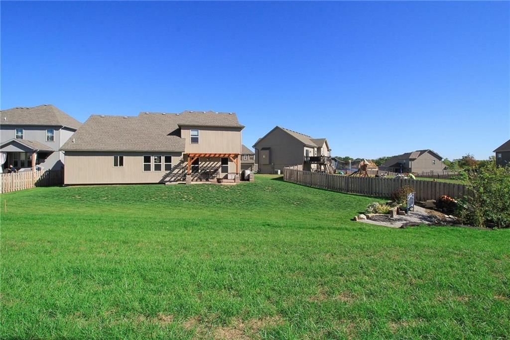 11022 N Corrington Avenue — photo 35