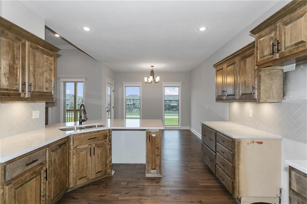 11016 N Corrington Avenue — photo 10