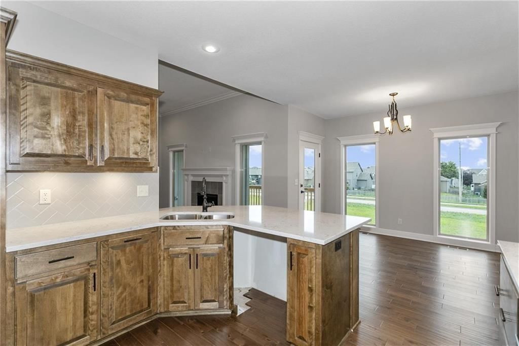 11016 N Corrington Avenue — photo 11