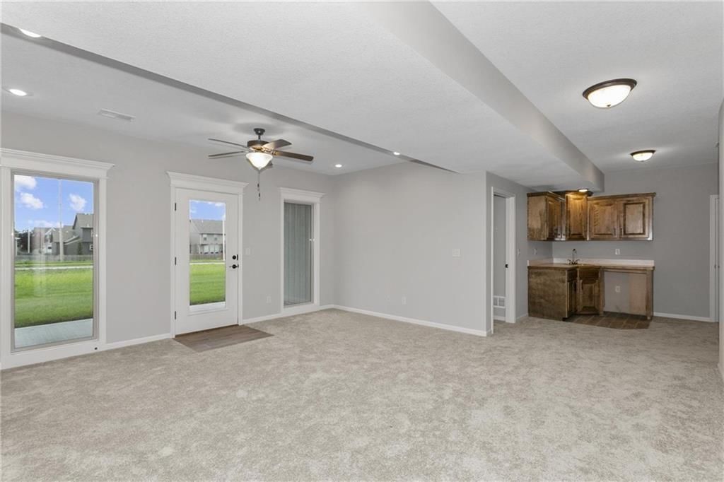 11016 N Corrington Avenue — photo 31