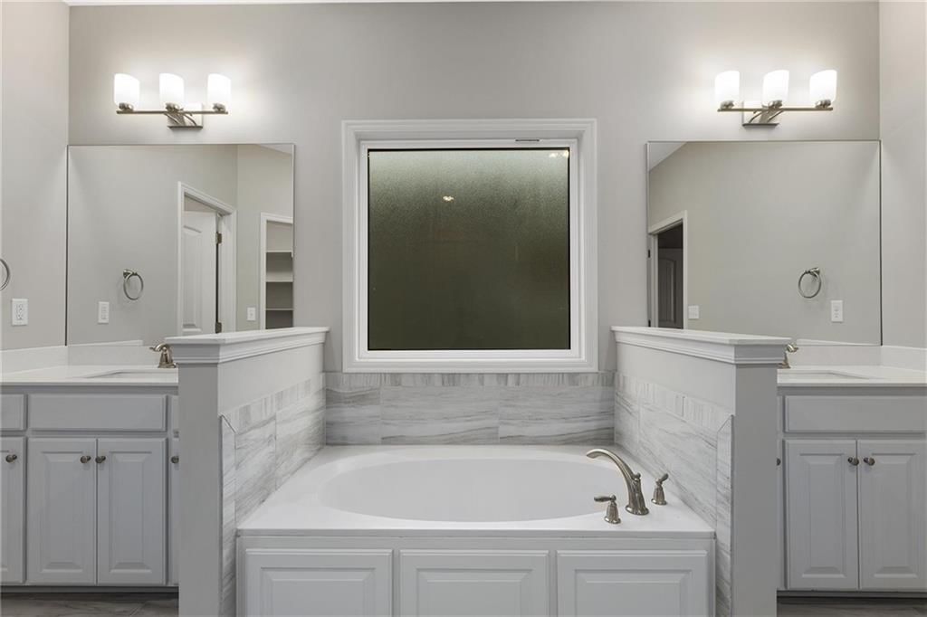 11010 N Corrington Avenue — photo 18
