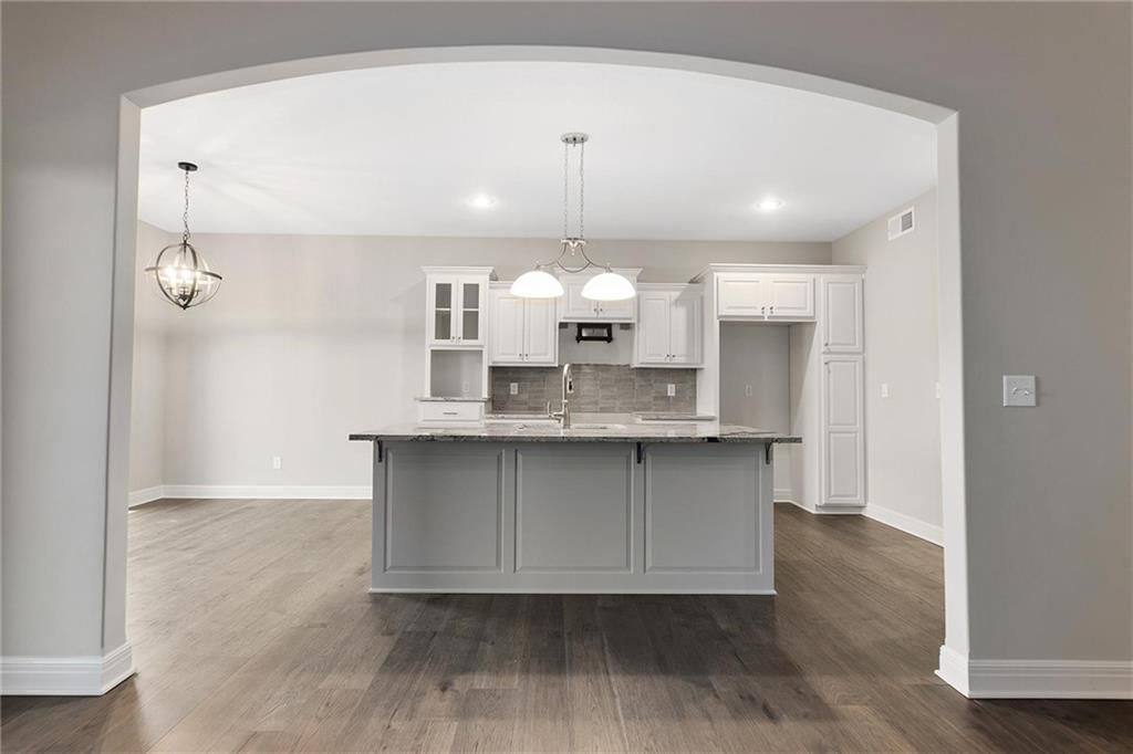 11146 N Bristol Avenue — photo 7