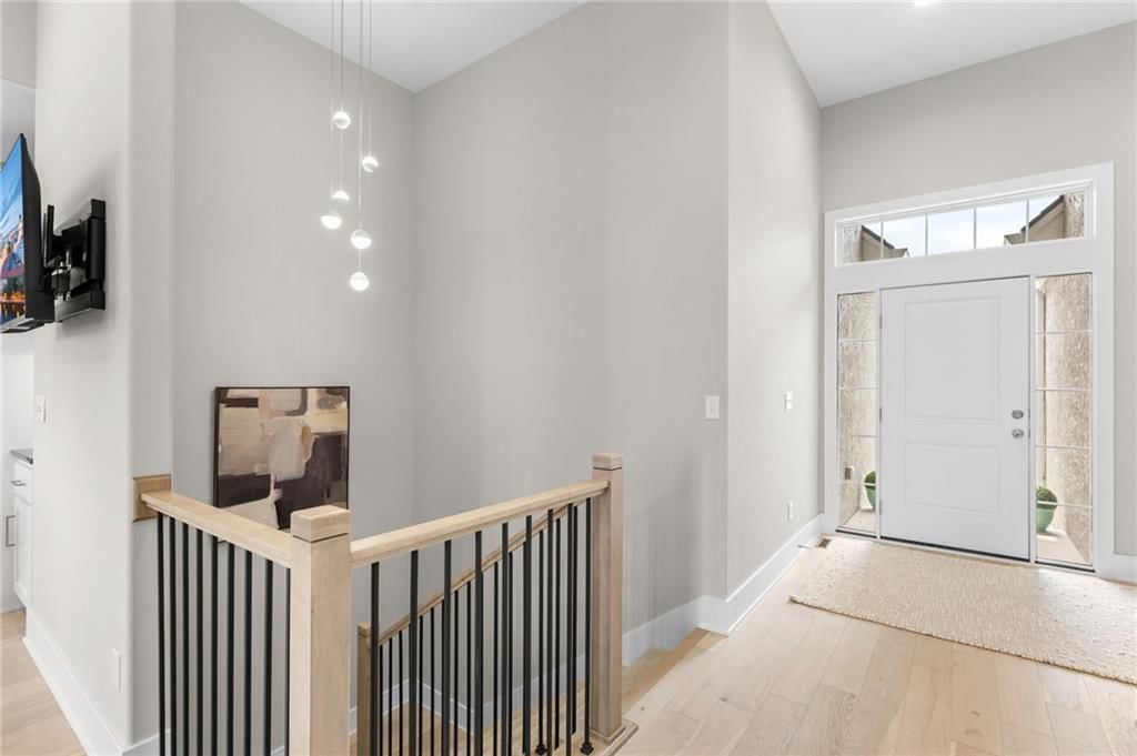 804 NE Algonquin Street — photo 4