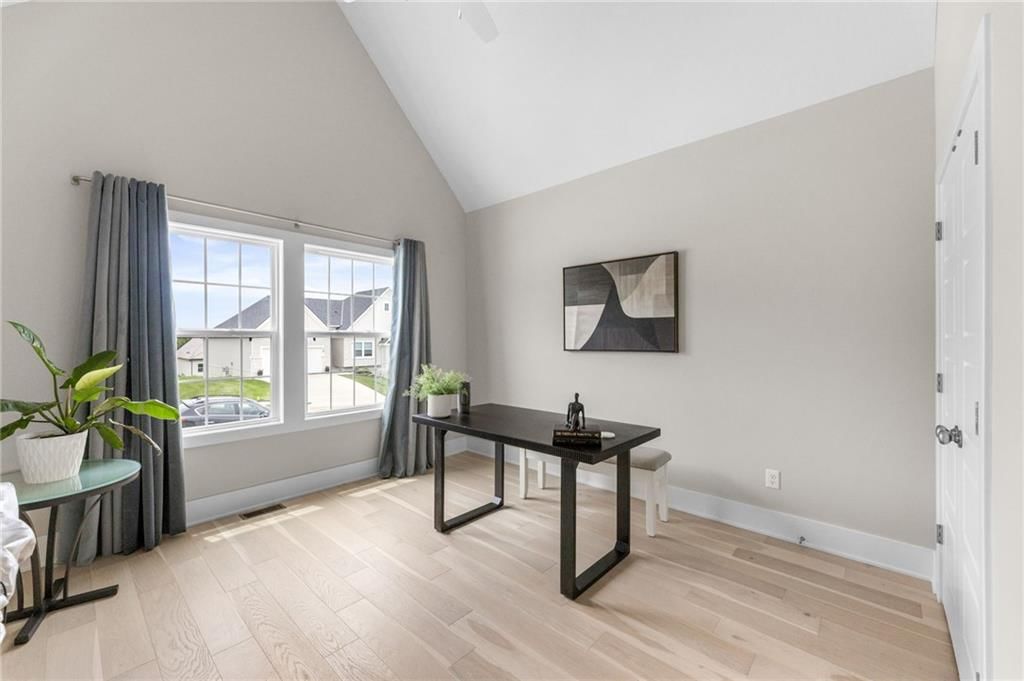 804 NE Algonquin Street — photo 24