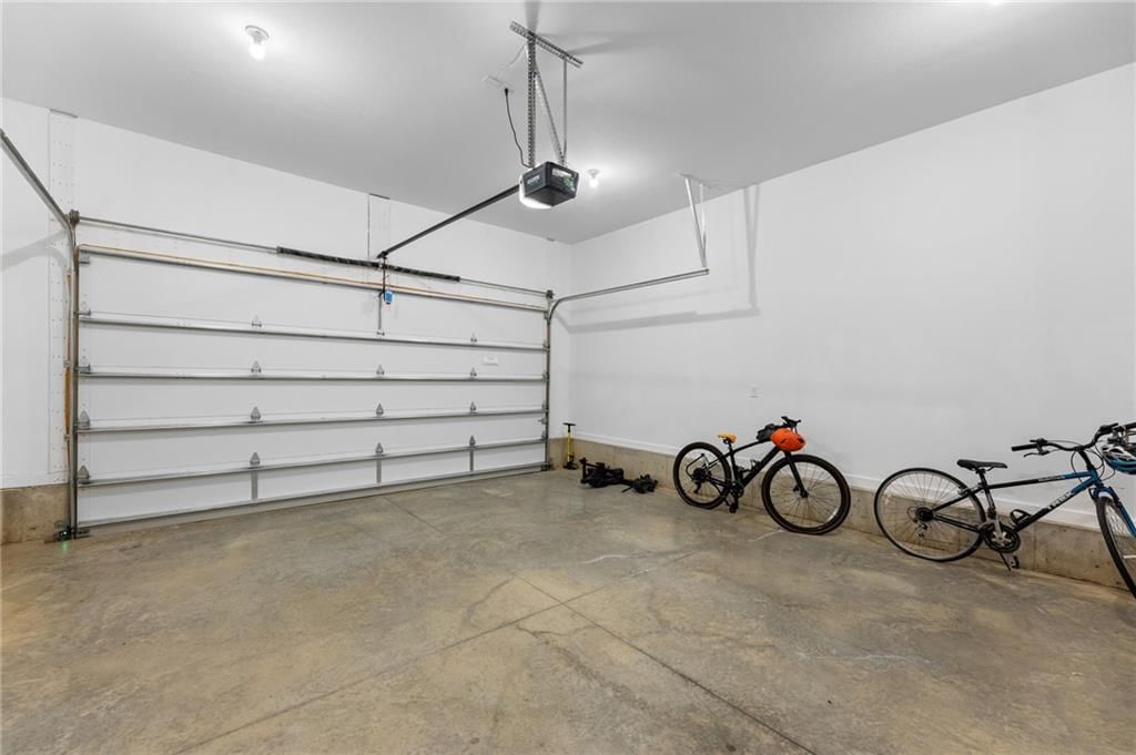 804 NE Algonquin Street — photo 34