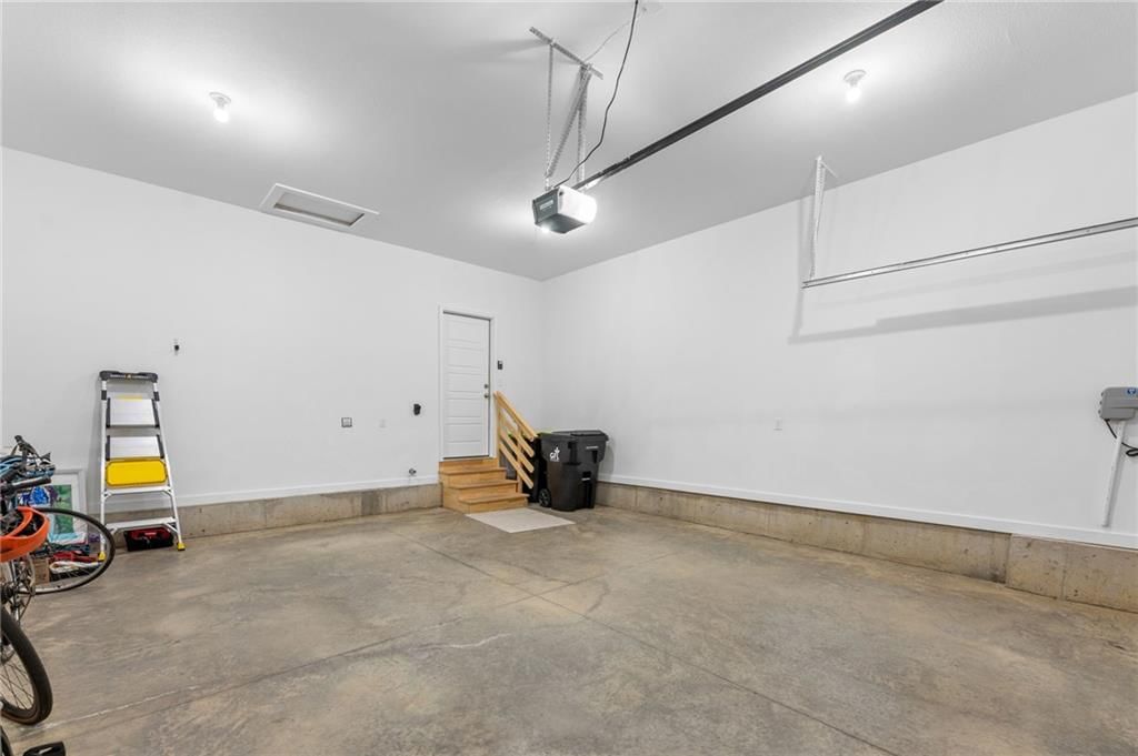 804 NE Algonquin Street — photo 35