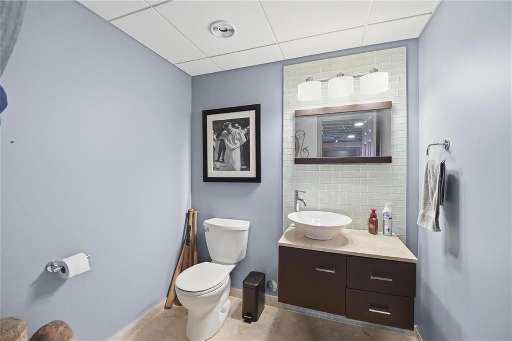 813 SW WOODLAND Drive — photo 26