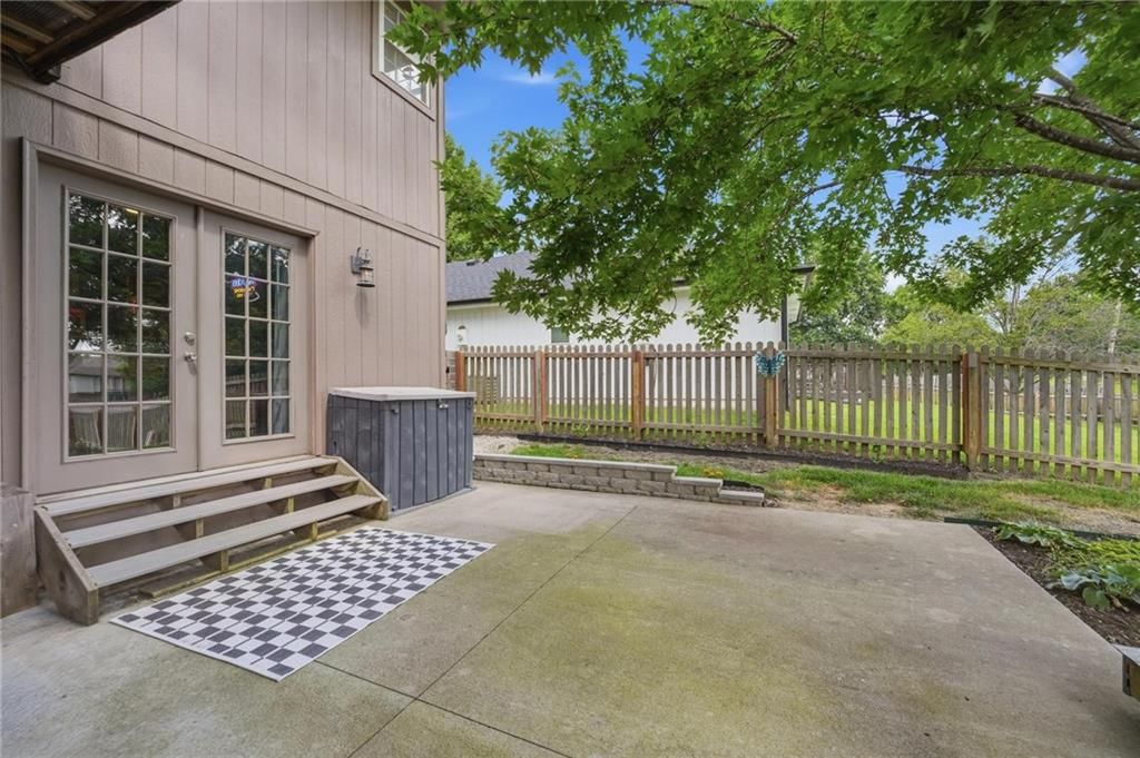 813 SW WOODLAND Drive — photo 32