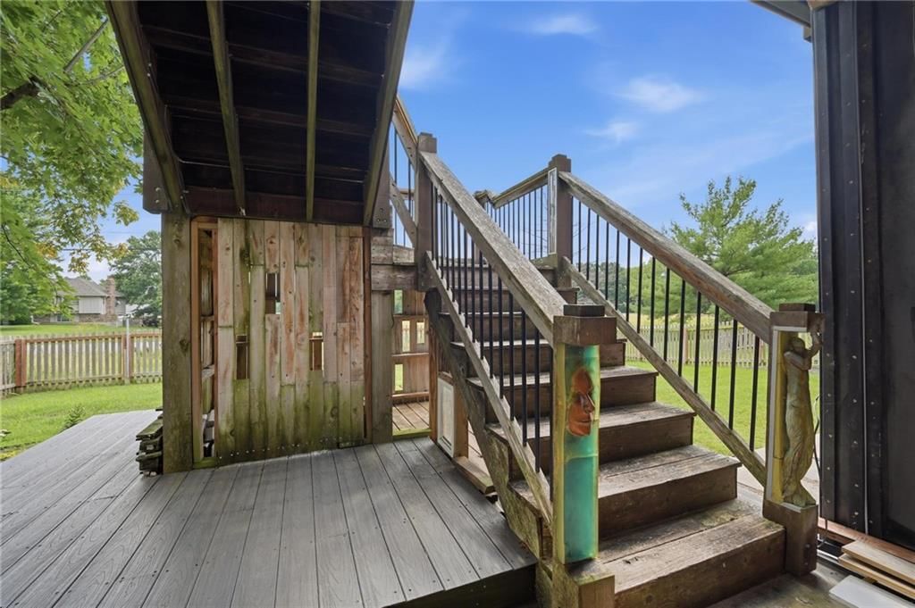 813 SW WOODLAND Drive — photo 33