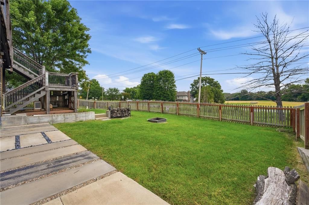 813 SW WOODLAND Drive — photo 36