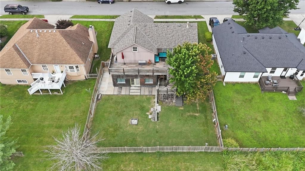 813 SW WOODLAND Drive — photo 43