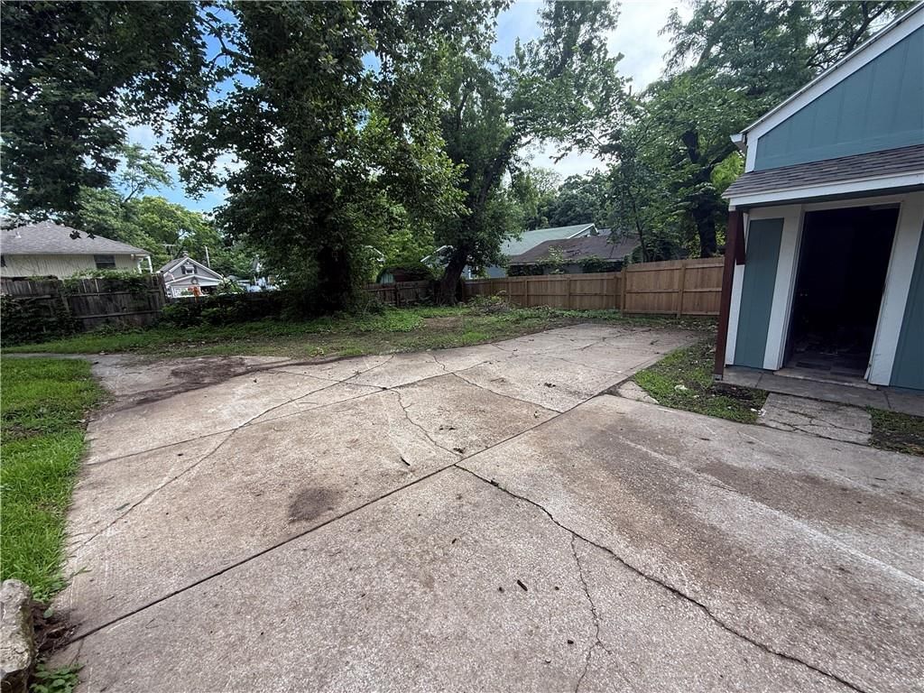 4423 Mission Road — photo 24