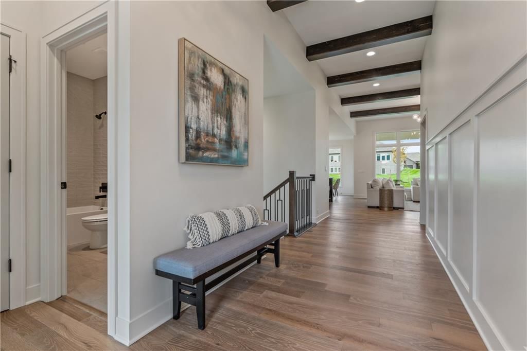 4073 NE Chapel Manor Drive — photo 2