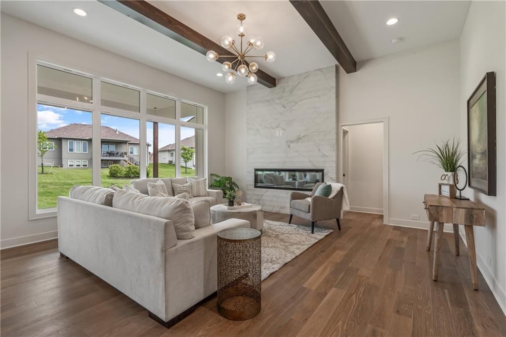 4073 NE Chapel Manor Drive — photo 4