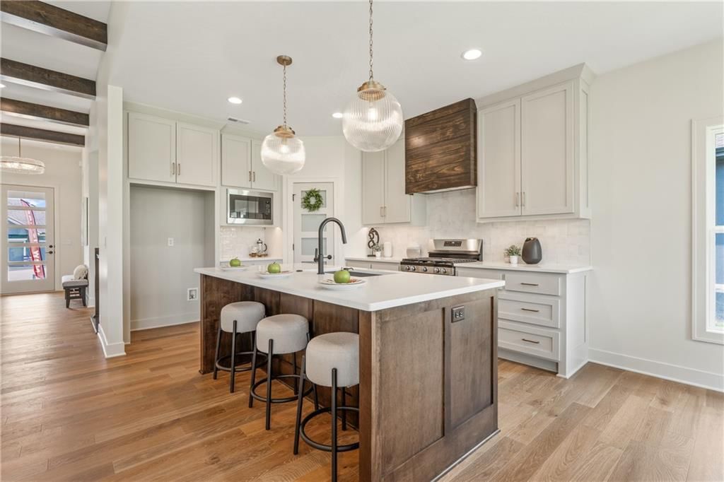 4073 NE Chapel Manor Drive — photo 11