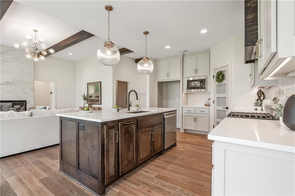 4073 NE Chapel Manor Drive — photo 13