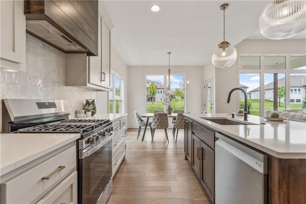 4073 NE Chapel Manor Drive — photo 14