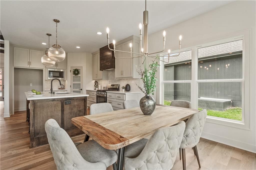 4073 NE Chapel Manor Drive — photo 18