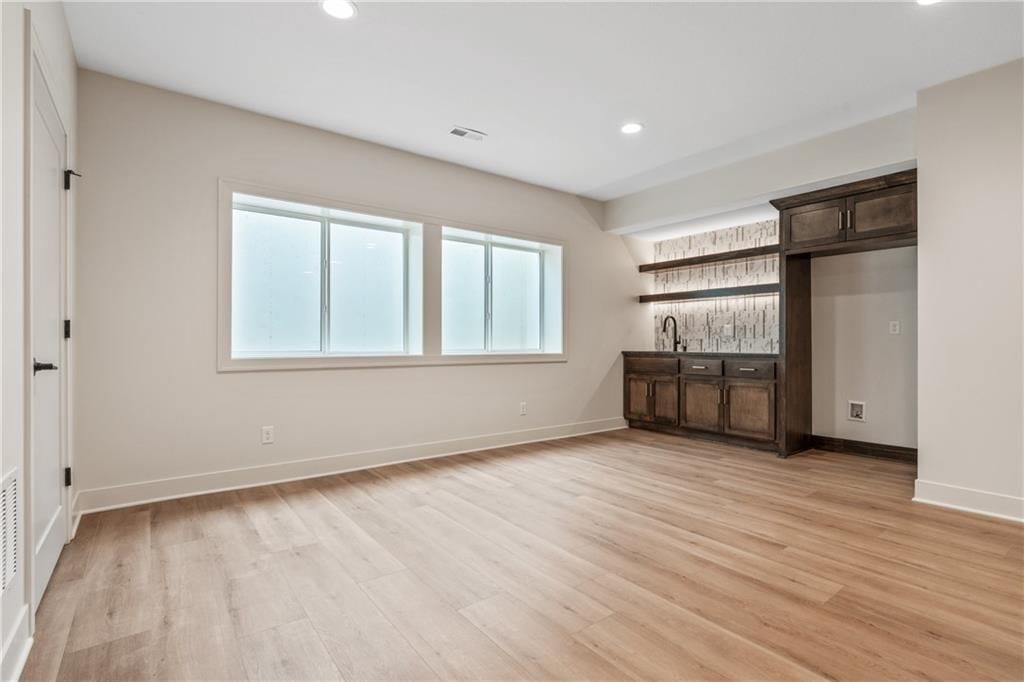 4073 NE Chapel Manor Drive — photo 38