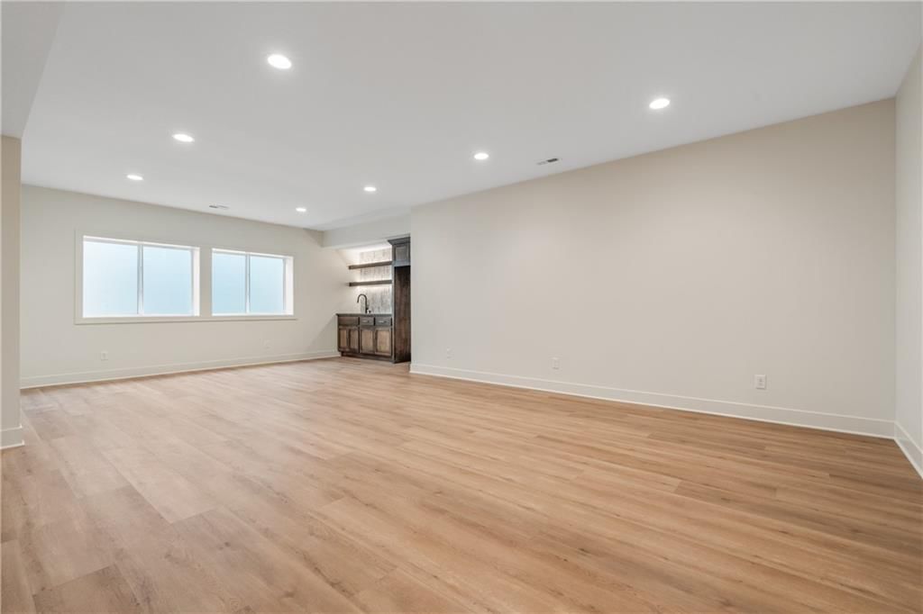 4073 NE Chapel Manor Drive — photo 43