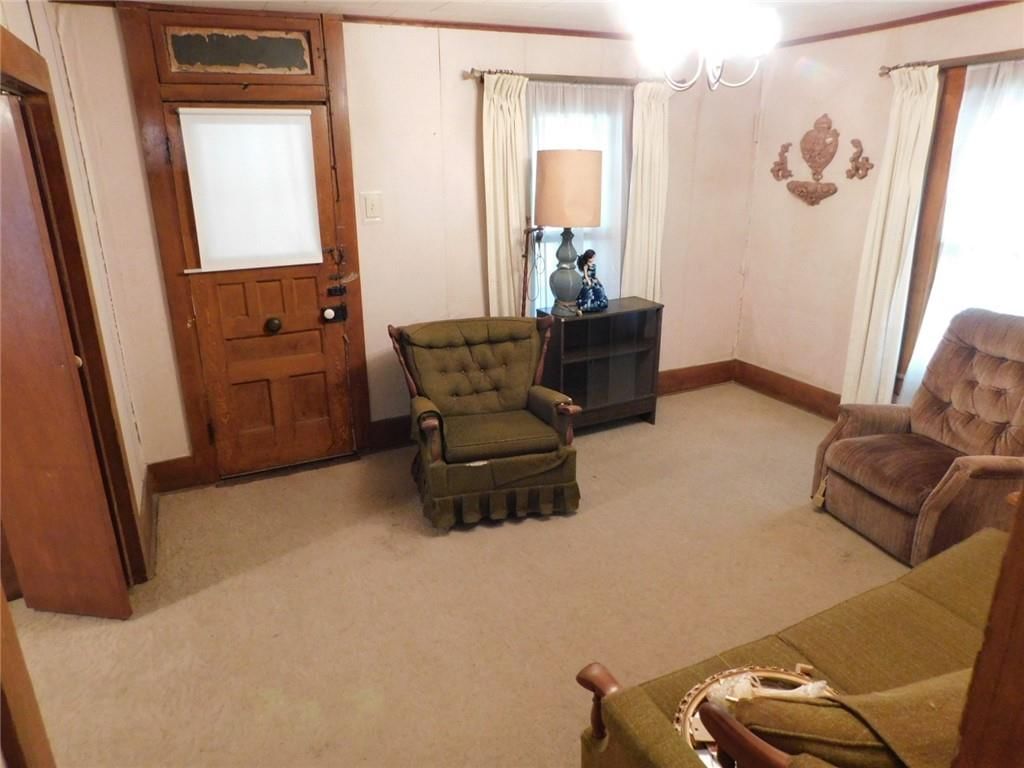 702 W Larch Street — photo 4