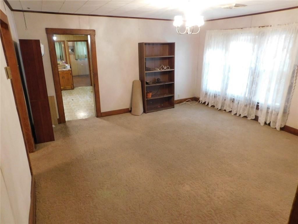 702 W Larch Street — photo 7
