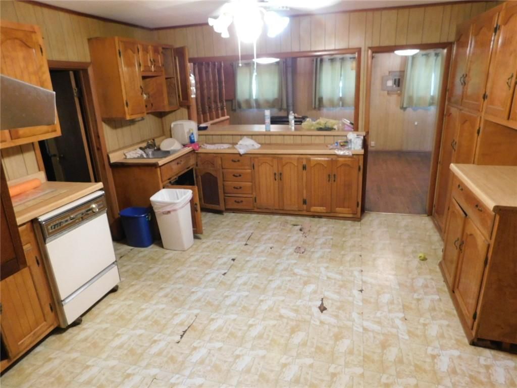 702 W Larch Street — photo 10