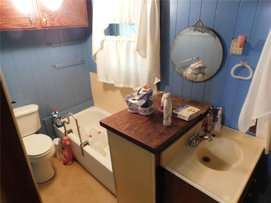 702 W Larch Street — photo 13