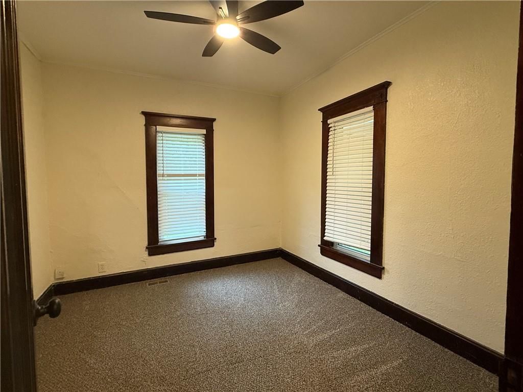 602 N Catalpa Street — photo 6