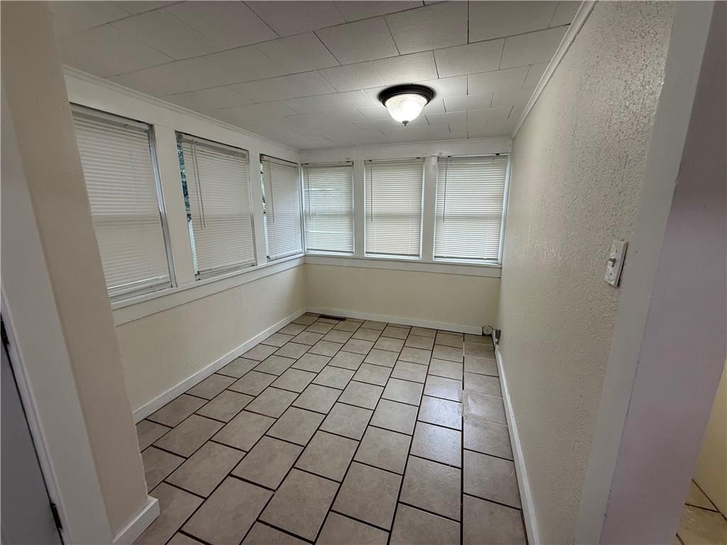 602 N Catalpa Street — photo 15