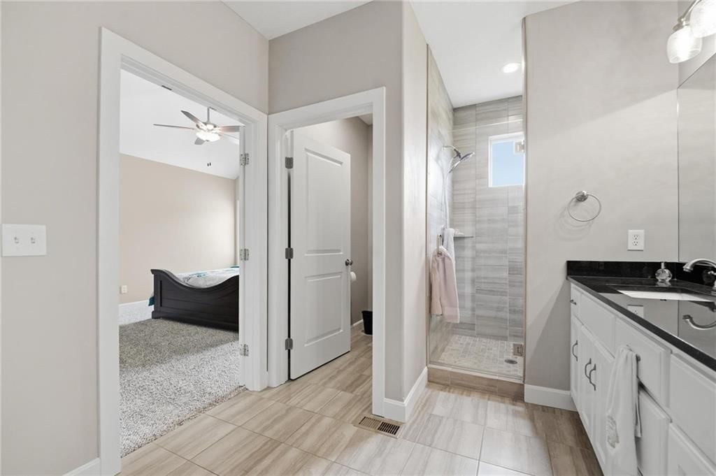 Photo 22 of 51 - 9402 N Bradford Avenue, Kansas City, MO 64154