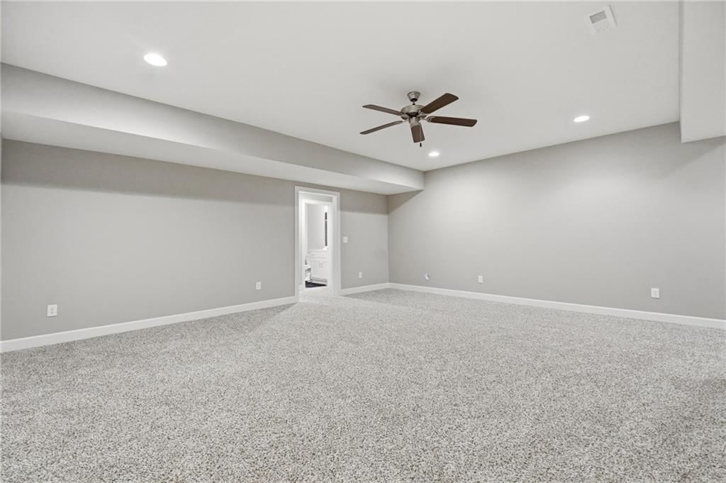 Photo 27 of 51 - 9402 N Bradford Avenue, Kansas City, MO 64154