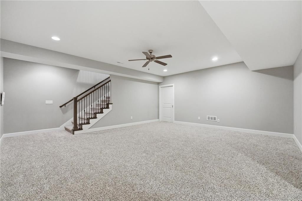 Photo 29 of 51 - 9402 N Bradford Avenue, Kansas City, MO 64154
