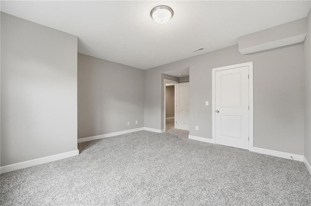 Photo 31 of 51 - 9402 N Bradford Avenue, Kansas City, MO 64154