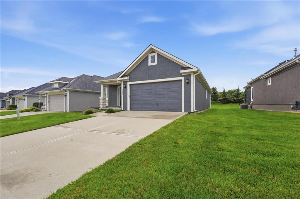 Photo 37 of 51 - 9402 N Bradford Avenue, Kansas City, MO 64154