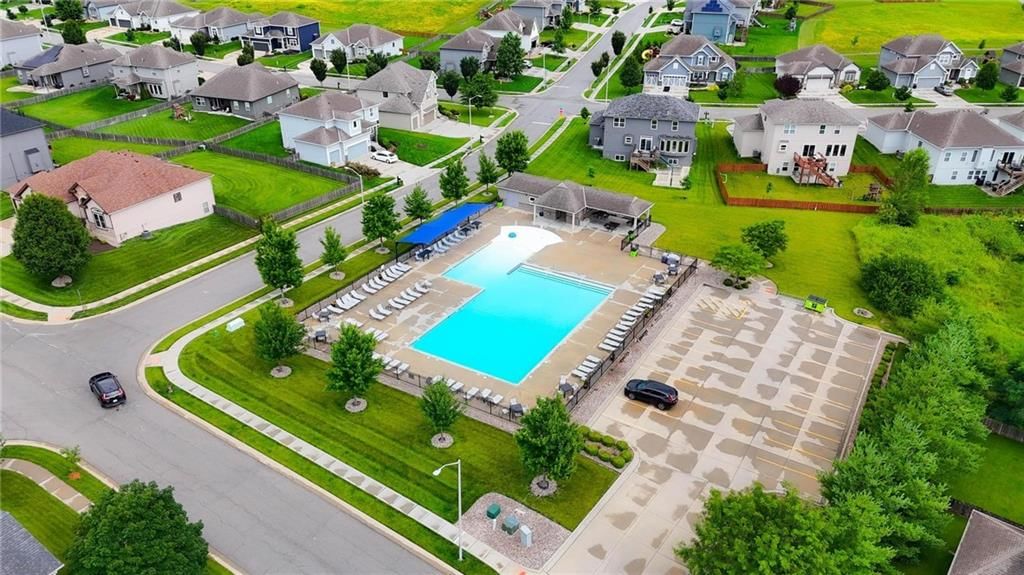 Photo 42 of 51 - 9402 N Bradford Avenue, Kansas City, MO 64154