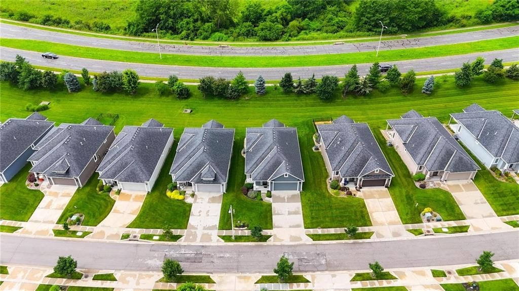 Photo 48 of 51 - 9402 N Bradford Avenue, Kansas City, MO 64154