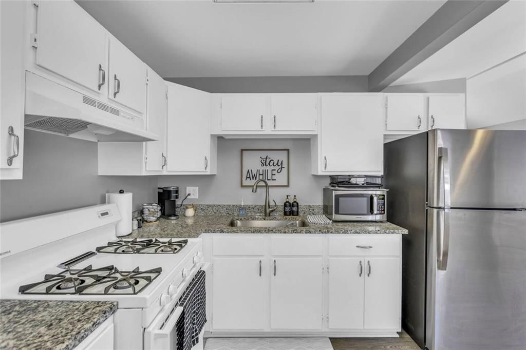 4202 Bell Street — photo 27
