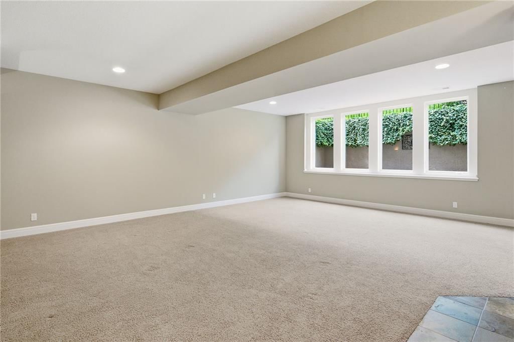 15212 Fontana Street — photo 31