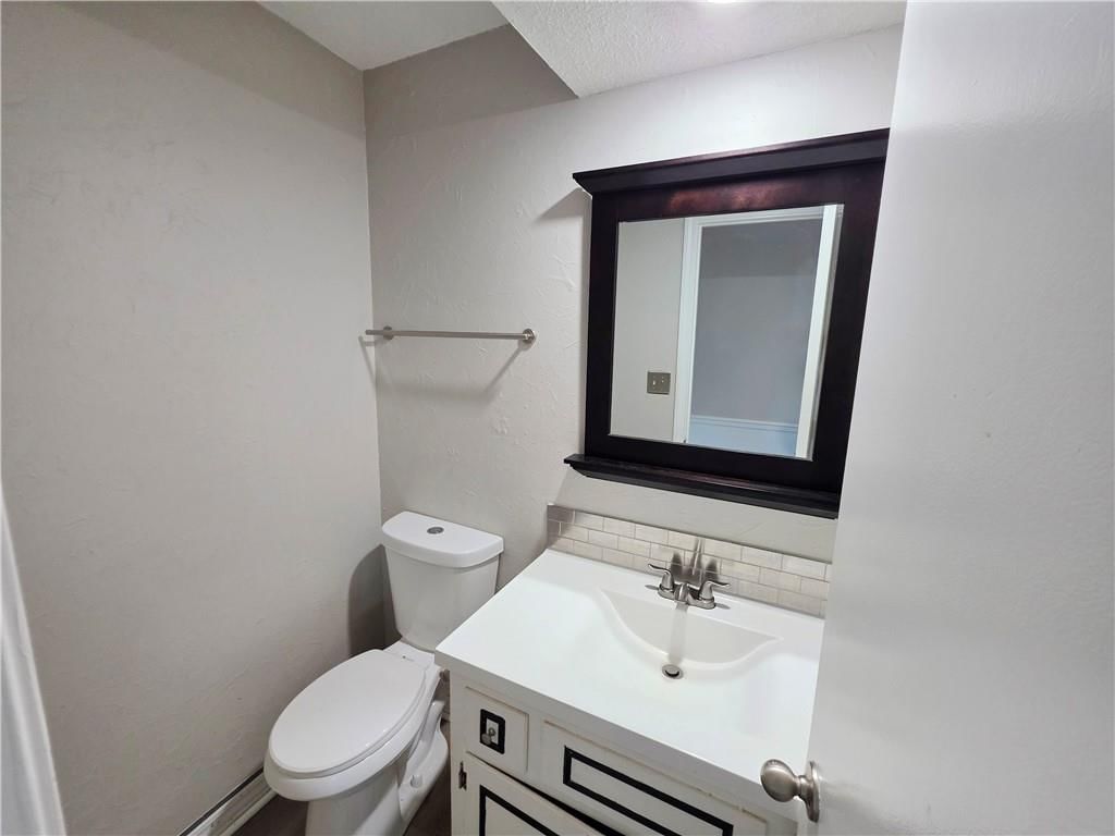 12618 W 69th Street — photo 10