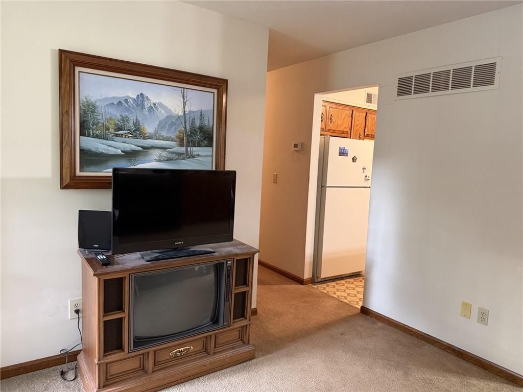 10719 N McGee Street — photo 5