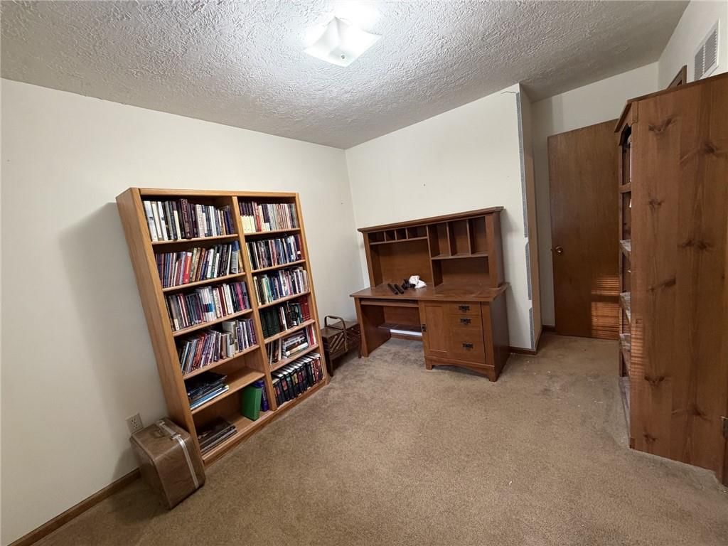 10719 N McGee Street — photo 16