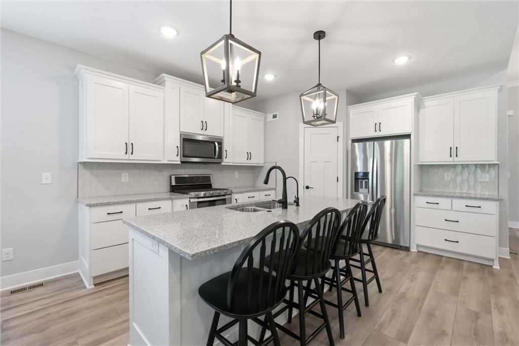 34486 W 84th Terrace — photo 13