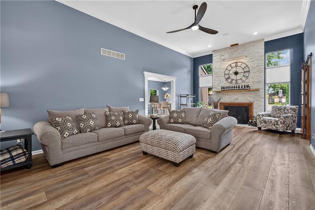 1084 W Cothrell Street — photo 7